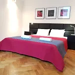 Aparthotel Old City